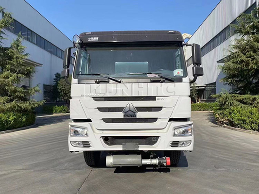 6x4 20000L Sinotruk Howo ট্যাঙ্কার ট্রাক 371hp LHD ড্রাইভিং