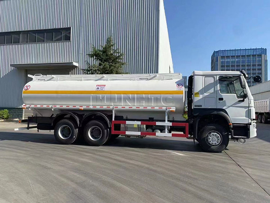 6x4 20000L Sinotruk Howo ট্যাঙ্কার ট্রাক 371hp LHD ড্রাইভিং