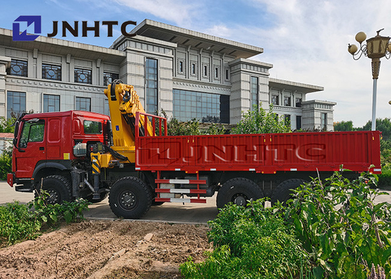 Sinotruck Howo 8x8 অল হুইল ড্রাইভ কার্গো ট্রাক 30t 13t ক্রেন সহ