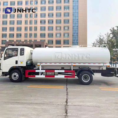 Sinotruck HOWO হালকা 1000l স্প্রিঙ্কলার ট্রাক 4X2 জল ট্রাক ট্যাঙ্ক