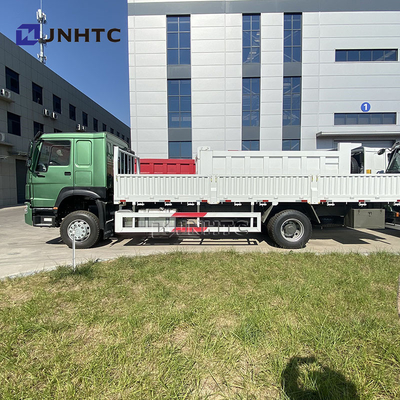 ODM HOWO ট্রাক বেড়া মালবাহী ট্রাক 4X2 300HP 6 চাকা মালবাহী ট্রাক