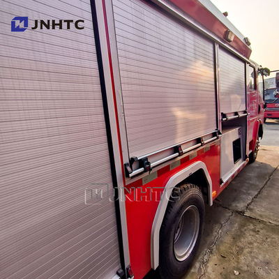 নতুন সিনোট্রাক হাও 4x2 হালকা দায়িত্ব ফায়ার ফাইটিং ট্রাক সঙ্গে জল পাম্প ট্রাক উচ্চ মানের