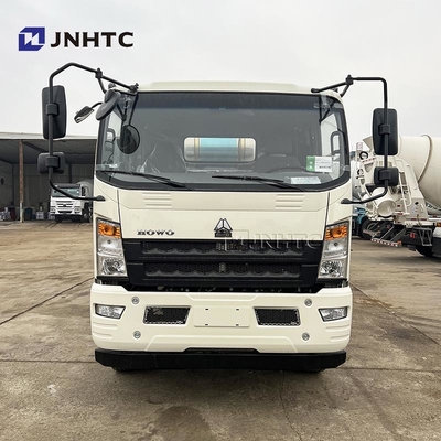 নতুন HOWO মিনি কংক্রিট মিক্সার ট্রাক সাদা রঙের 4X2 4cbm 6 চাকা উচ্চ মানের