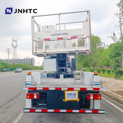 HOWO 4x2 20m ট্রাক মাউন্টড এয়ার ওয়ার্ক প্ল্যাটফর্ম ভাঁজযোগ্য নখ বুম এয়ার ওয়ার্ক প্ল্যাটফর্ম ট্রাক