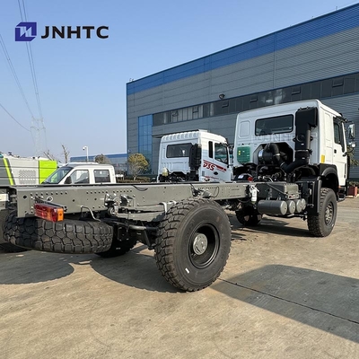 SINOTRUK HOWO 4X4 মালবাহী যানবাহন ট্রান্সমিশন ওজন ট্রাক চ্যাসি ভাল দাম