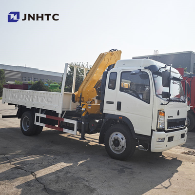 HOWO পণ্যসম্ভার বহনকারী ক্রেন ট্রাক 290HP বেল্ট সিঁড়ি 5 টন রেলবোর্ড ফ্ল্যাট প্লেট পণ্যসম্ভার ট্রাক