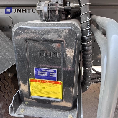 নতুন HOWO রোড স্নো ভেয়ার ক্লিনিং ট্রাক 400HP 300L 6X4 বিক্রয়ের জন্য
