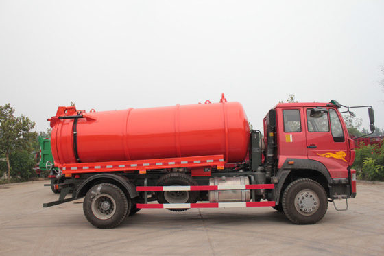 4x2 Sinotruk Howo7 সেলাই স্তন্যপান ট্রাক 10M3 লাল রঙে ট্যাংক ক্ষমতা