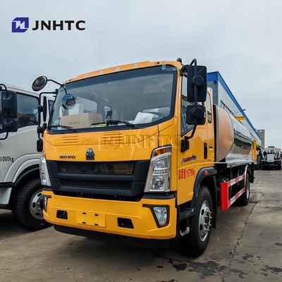 HOWO অ্যাসফাল্ট স্প্রেিং সরঞ্জাম ট্রাক 4X2 160HP ইন্টেলিজেন্ট বিটুমেন স্প্রেডার বিক্রয়ের জন্য