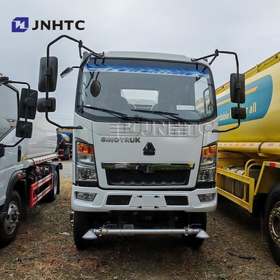নতুন HOWO লাইট ওয়াটার ট্রাক 4x2 5000 লিটার 5 টন ওয়াটার ক্যারিয়ার ট্যাঙ্কার ট্রাক মূল্য