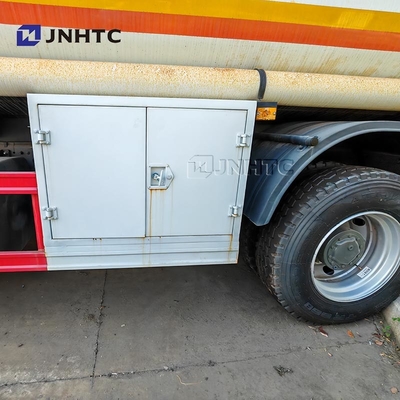 হাও তেল ট্যাঙ্কার ট্রাক 4X2 266HP 30000 লিটার জ্বালানী পরিবহন জ্বালানী ট্যাংকার ট্রাক