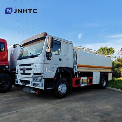 হাও তেল ট্যাঙ্কার ট্রাক 4X2 266HP 30000 লিটার জ্বালানী পরিবহন জ্বালানী ট্যাংকার ট্রাক