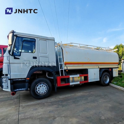 হাও তেল ট্যাঙ্কার ট্রাক 4X2 266HP 30000 লিটার জ্বালানী পরিবহন জ্বালানী ট্যাংকার ট্রাক