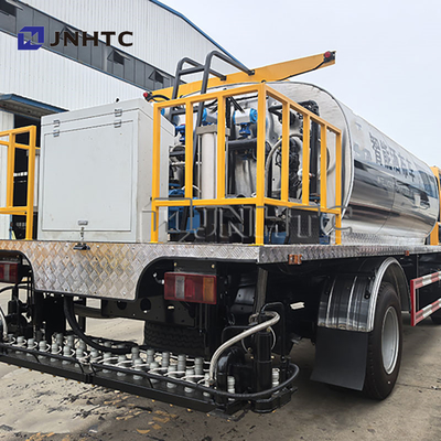 HOWO 6 চাকা Asphalt বিটুমিন বিতরণকারী বিটুমিন স্প্রেয়ার ট্রাক বিক্রয়