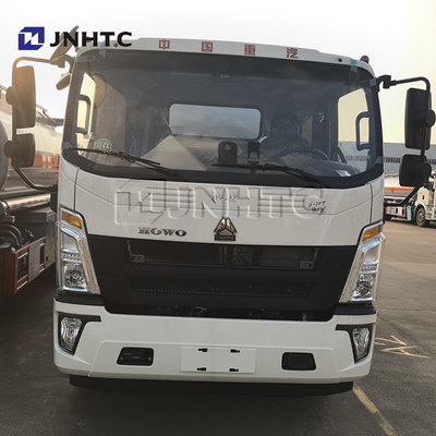 HOWO জ্বালানী ট্যাঙ্কার ট্রাক 4X2 8cbm হালকা দায়িত্ব তেল ট্যাংক ট্রাক