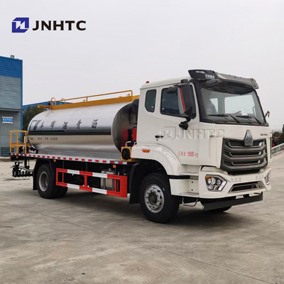 HOWO NX অ্যাসফাল্ট স্প্রেিং সরঞ্জাম ট্রাক 4X2 2206HP বিক্রয়ের জন্য