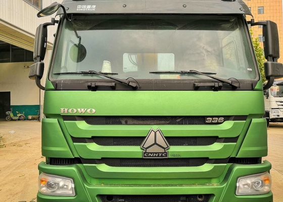 12T 6x4 Chassis ট্রাক Sinotruk Howo7 সবুজ রঙের বুম কপিকল মাউন্ট