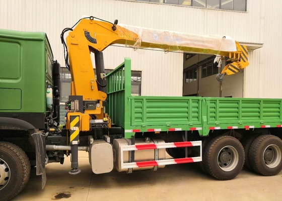 12T 6x4 Chassis ট্রাক Sinotruk Howo7 সবুজ রঙের বুম কপিকল মাউন্ট