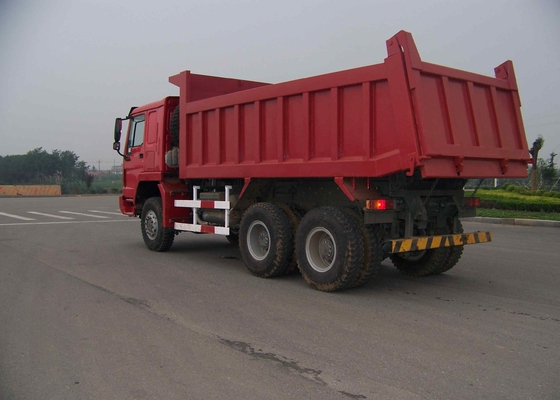 6x6 সম্পূর্ণ ড্রাইভ ভারি দায়িত্ব ডাম্প ট্রাক 336HP Sinotruk Howo ট্রাক 20 CBM লোড হচ্ছে