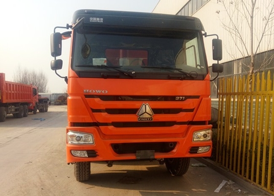 চার - এক্সেল সিনটুকু 371 এইচপি হেভি ডাম্প ট্রাক 8 × 4 50 টন 28CBM লোড হচ্ছে