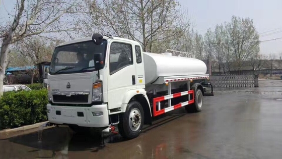 সিনোট্রুক লাইট মডেল 8000L জল ট্যাঙ্ক ট্রাক 4x2 ইউরো 3 নির্গমন