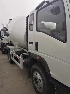 কারখানার দাম HOWO 3cbm 5M3 হালকা দায়িত্ব 4x2 কংক্রিট স্ব লোডিং কংক্রিট মিশুক ট্রাক