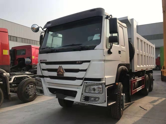 সিনোট্রুক হাও 6x4 3 এক্সল ডাম্প ট্রাক 30 টন ভারী দায়িত্ব ডাম্প ট্রাক টিপার ট্রাক লোড হচ্ছে