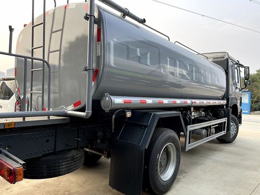 Sinotruk জল স্প্রে ট্রাক 6x4 10 চাকার 15000L জল স্প্রিঙ্কলার ট্রাক