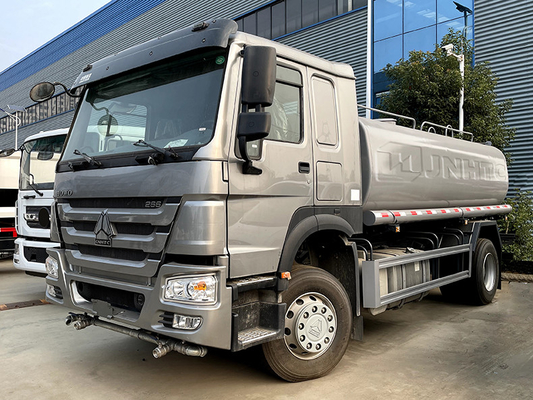 Sinotruk জল স্প্রে ট্রাক 6x4 10 চাকার 15000L জল স্প্রিঙ্কলার ট্রাক