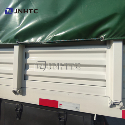 সৈনিক পরিবহনের জন্য সাদা HOWO সামরিক ট্রাক 4X4